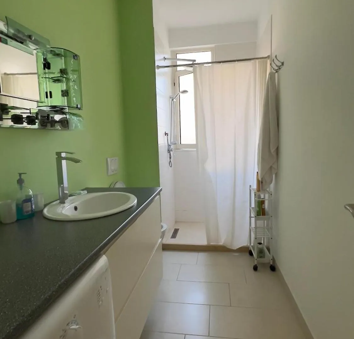 Ajsi Deluxe Apartments Dıraç